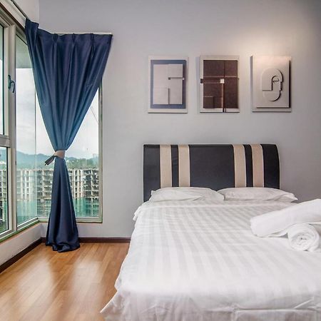 Flora Residence One South By Idealhub Seri Kembangan Exterior foto